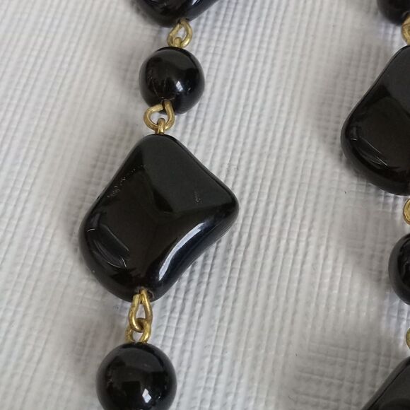 Vintage Shiny Black Faux Stone Beaded Gold Toned Links Single Strand Necklace - Picture 8 of 10